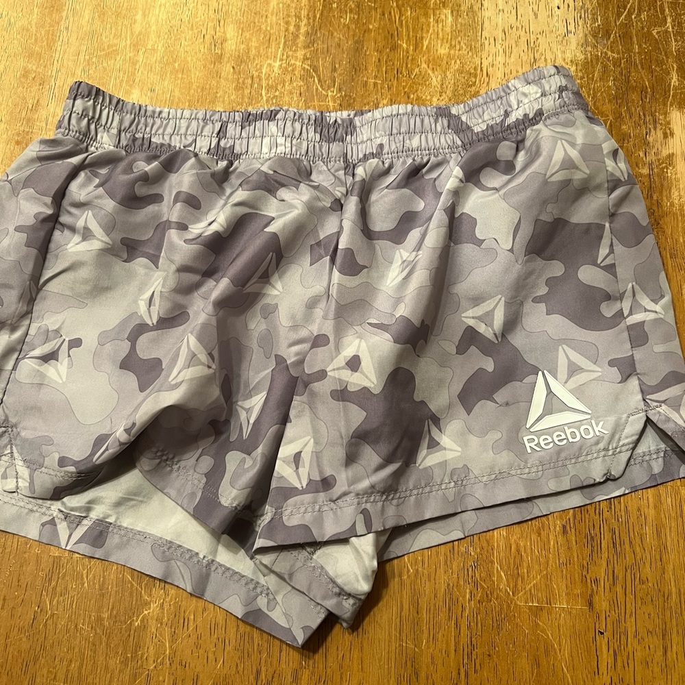 Girls 10/12 gray camo athletic shorts